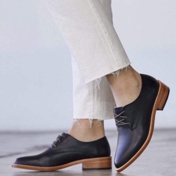 Nisolo Shoes - Nisolo women's 7.5 James Oxford black leather lace up almond toe shoes Peruian